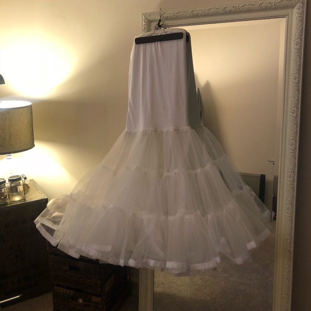 Bridal fit and flare slip